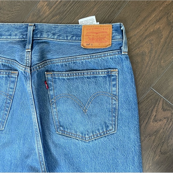 Levis 501 women’s denim size 31 X 28 - Picture 3 of 5